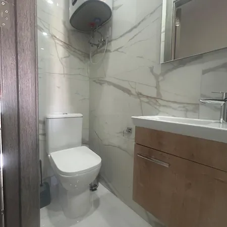 Apartamento Stylish One-bedroom With Balcony & Sea Views *