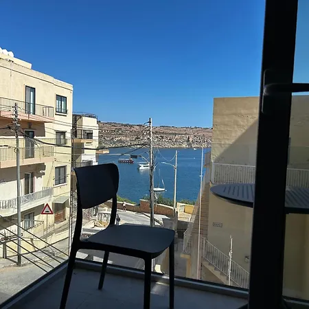 Stylish One-bedroom With Balcony & Sea Views * St Paul's Bay